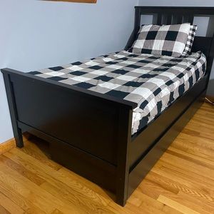 COPY - Beddy’s twin bedding. Pillow case and sham not included